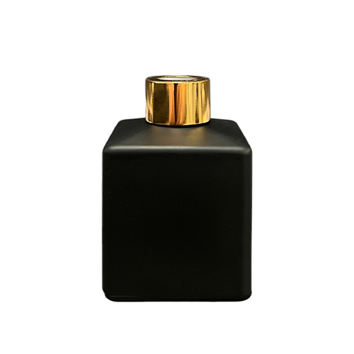 100ml kodulõhnastaja pudel kandiline must matt koos korgiga kuld